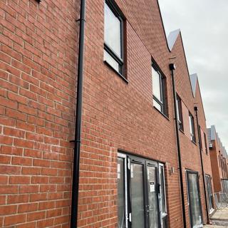 Rivington Chase Rear